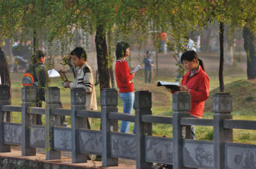 武漢理工大學校園早晨
